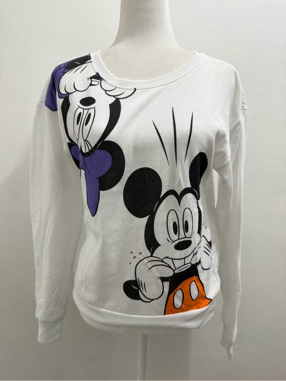 Disney White Crewneck Sweatshirt Mickey & Minnie Scared Halloween Size M NWT